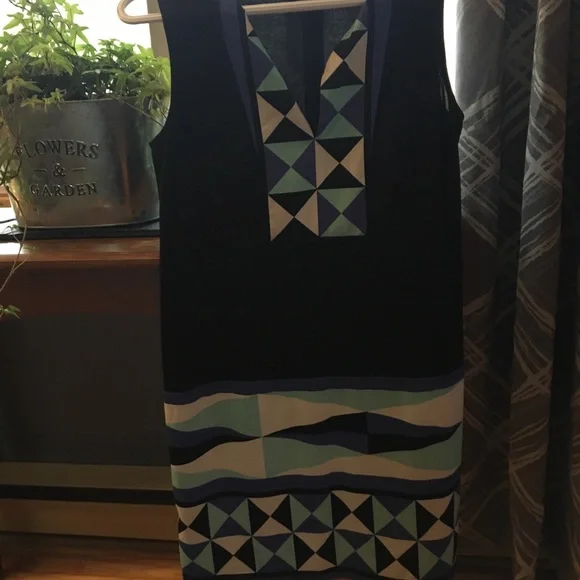 BCBGMaxAzria - Picture 2 of 6